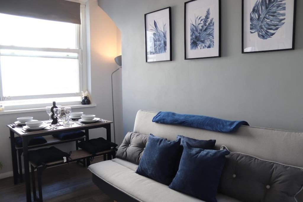 Windsor Deluxe - Modern City Centre 5min From Beach & Station *