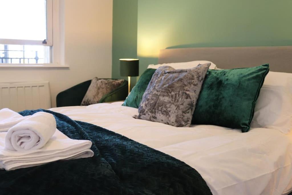 Windsor Deluxe - Modern City Centre 5min From Beach & Station *
