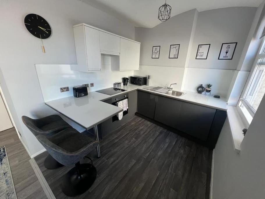 Windsor Deluxe - Modern City Centre 5min From Beach & Station *