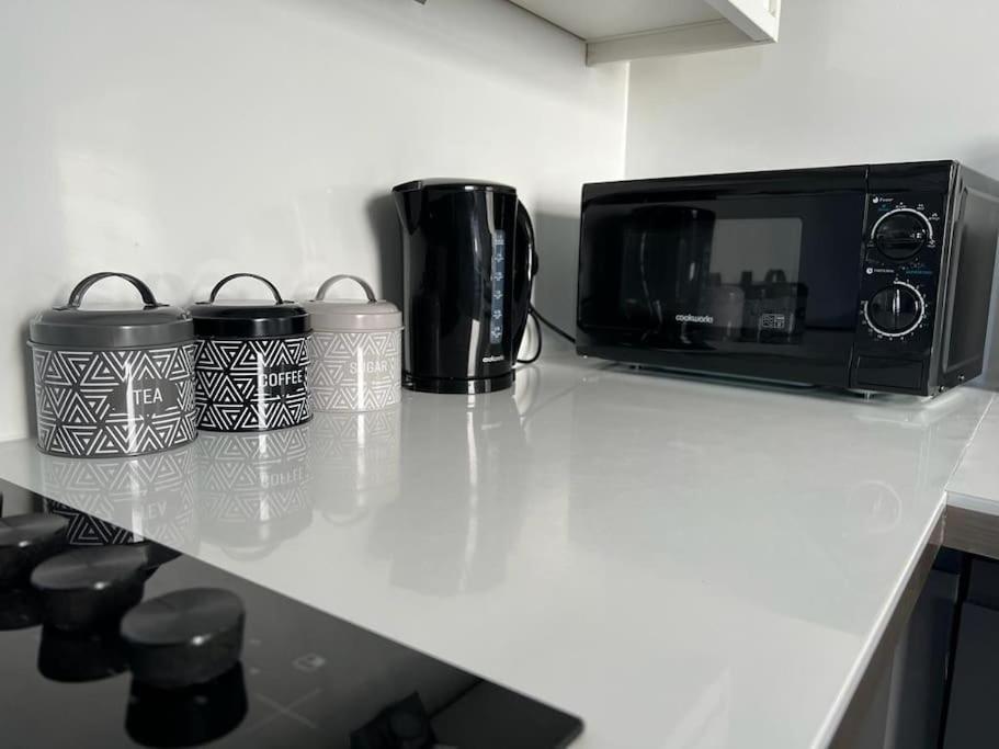 Windsor Deluxe - Modern City Centre 5min From Beach & Station Apartment Brighton